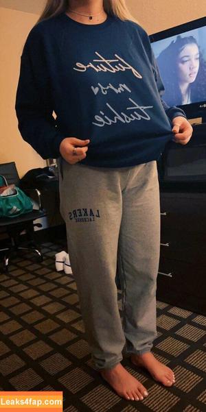 Anya Truax photo #0080