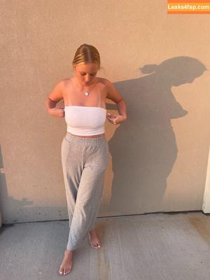 Anya Truax photo #0091