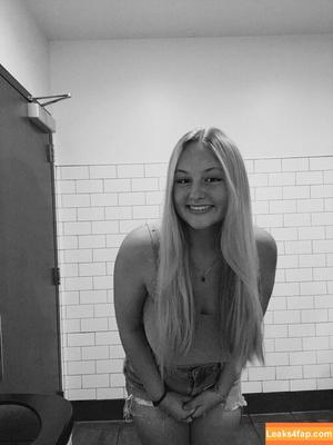 Anya Truax photo #0098