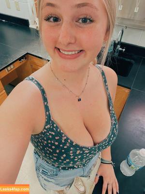 Anya Truax photo #0100