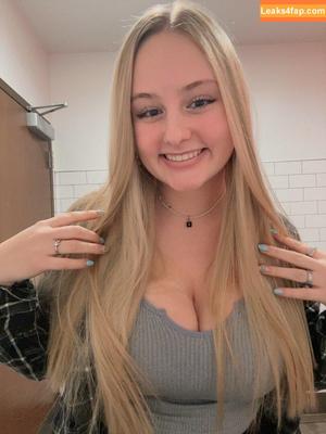 Anya Truax photo #0101