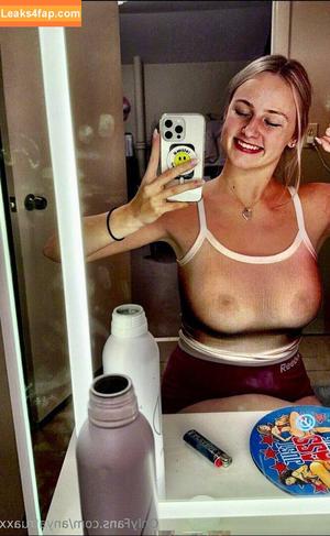 Anya Truax photo #0210