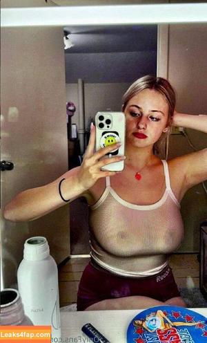 Anya Truax photo #0211
