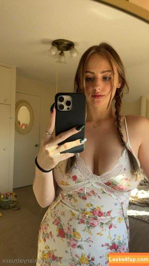 Anya Truax photo #0304