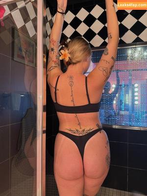 Anya Truax photo #0555