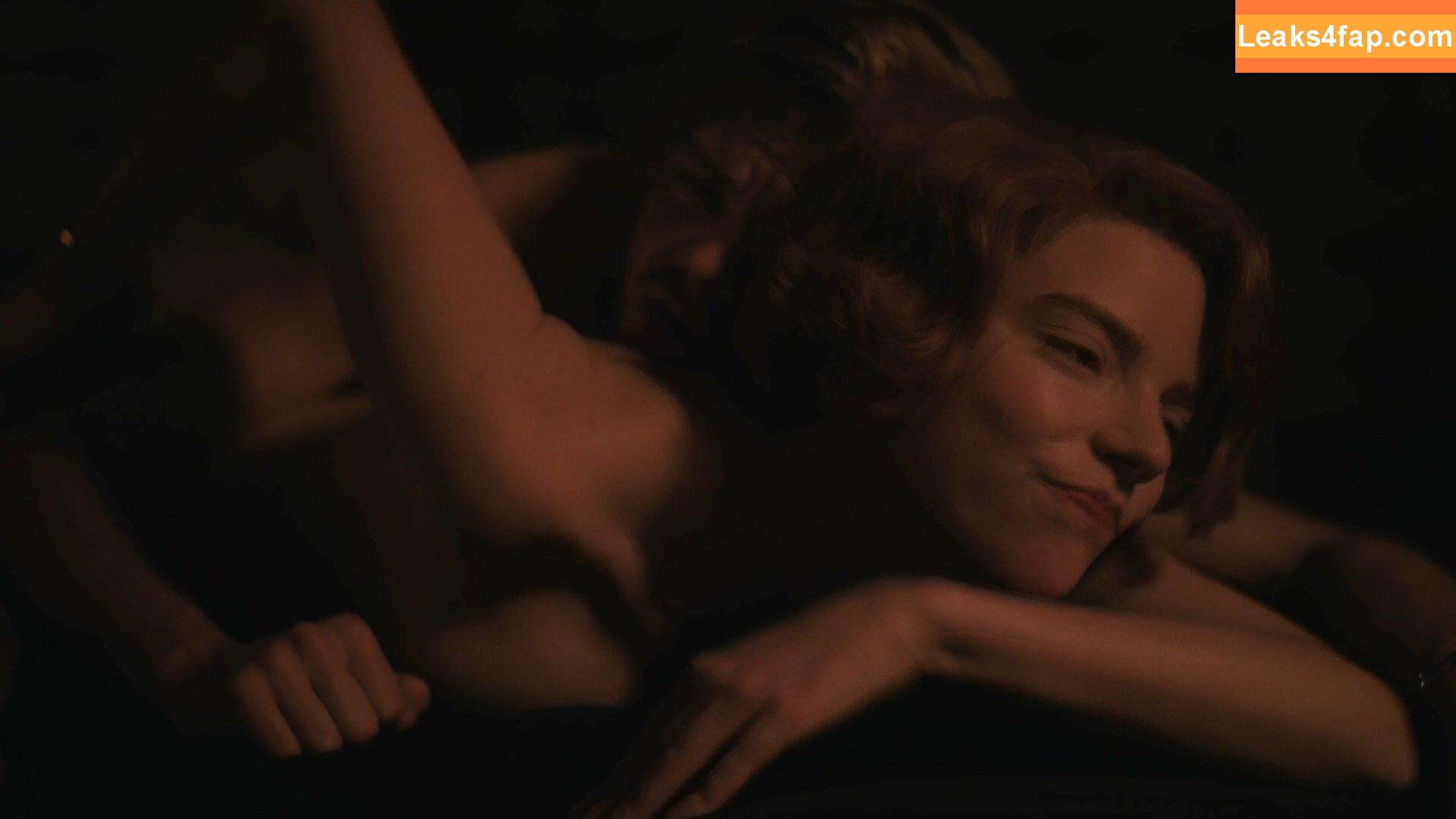 anyataylorjoy /  leaked photo photo #0009