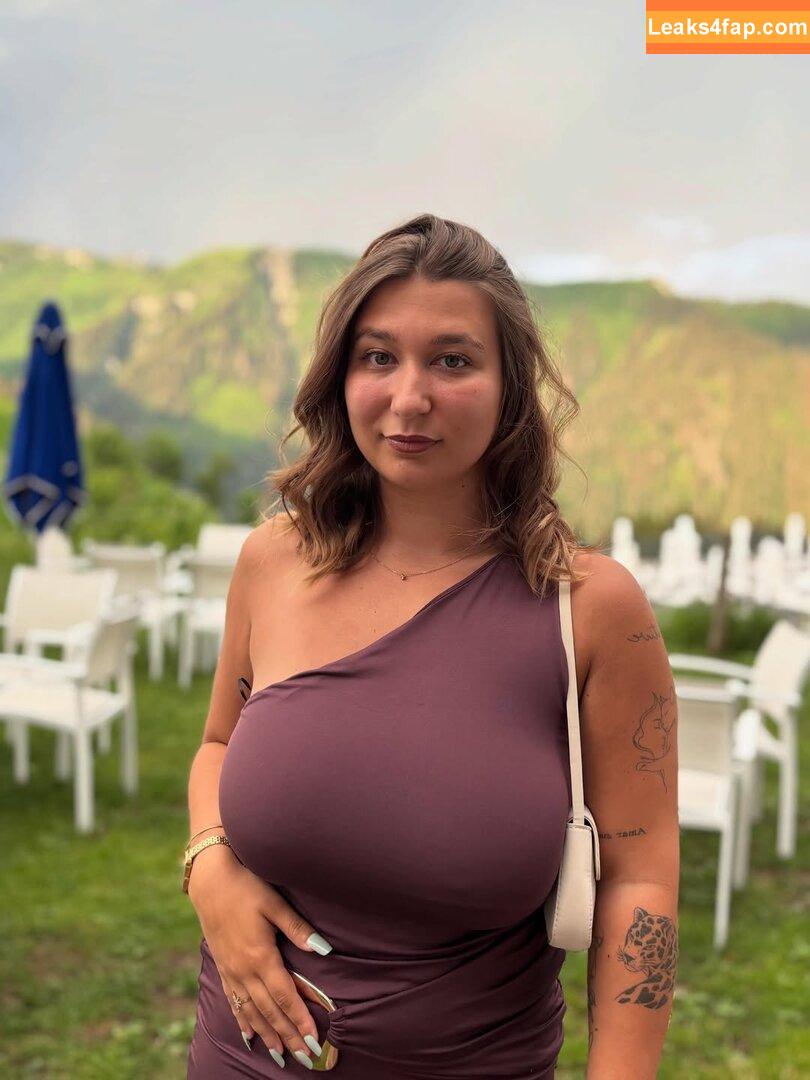 Apoline Perret / apolineprrt / shaniaperrett leaked photo photo #0175