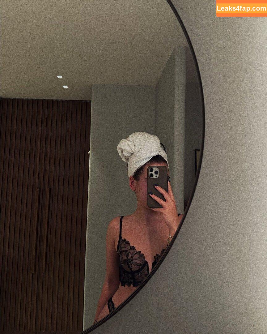Apollinegrmz / Apo / apolline_guer leaked photo photo #0185