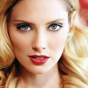 April Bowlby фото #0006