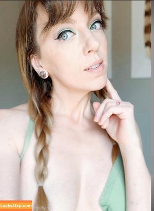 April Gloria фото #0120