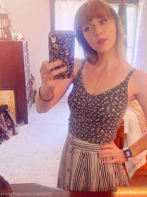 April Gloria фото #0312