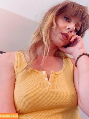 April Gloria фото #0322