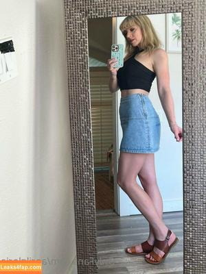 April Gloria фото #0651