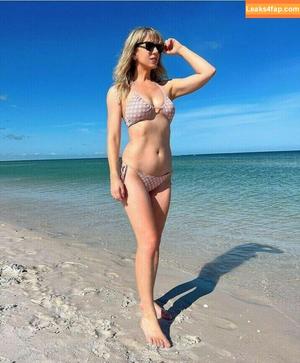 April Gloria фото #0795