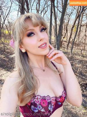 April Gloria фото #0922