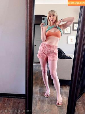 April Gloria фото #0954