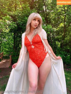 April Gloria фото #0990