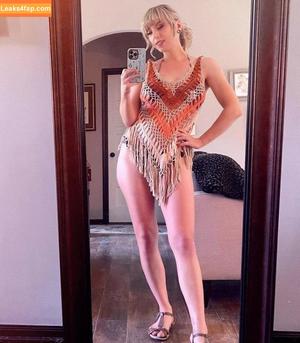 April Gloria фото #1001