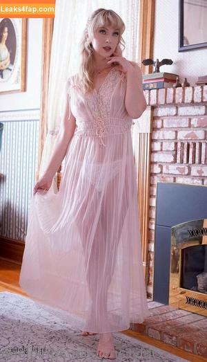 April Gloria фото #1012