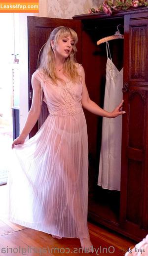 April Gloria фото #1039