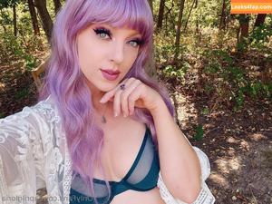 April Gloria photo #1166