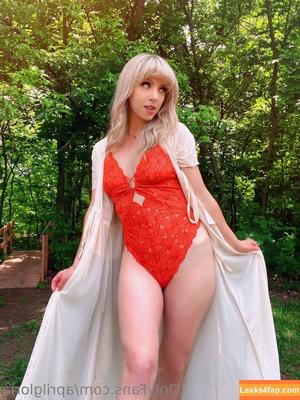 April Gloria photo #1282