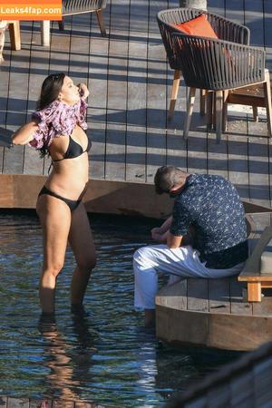 April Love Geary photo #0130