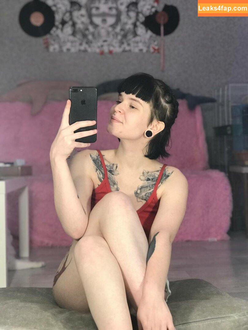 arahnaekb / chloe_glass_ / unkarab leaked photo photo #0024