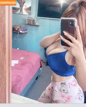 Arely Walle photo #0010