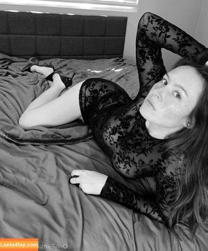 ari_shay photo #0018