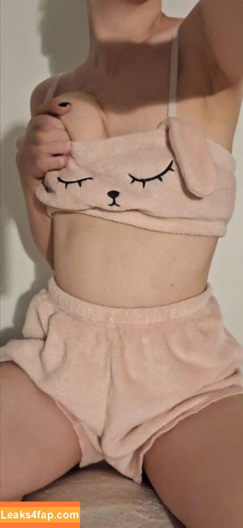 aria.babyyy / moreariasix leaked photo photo #0001