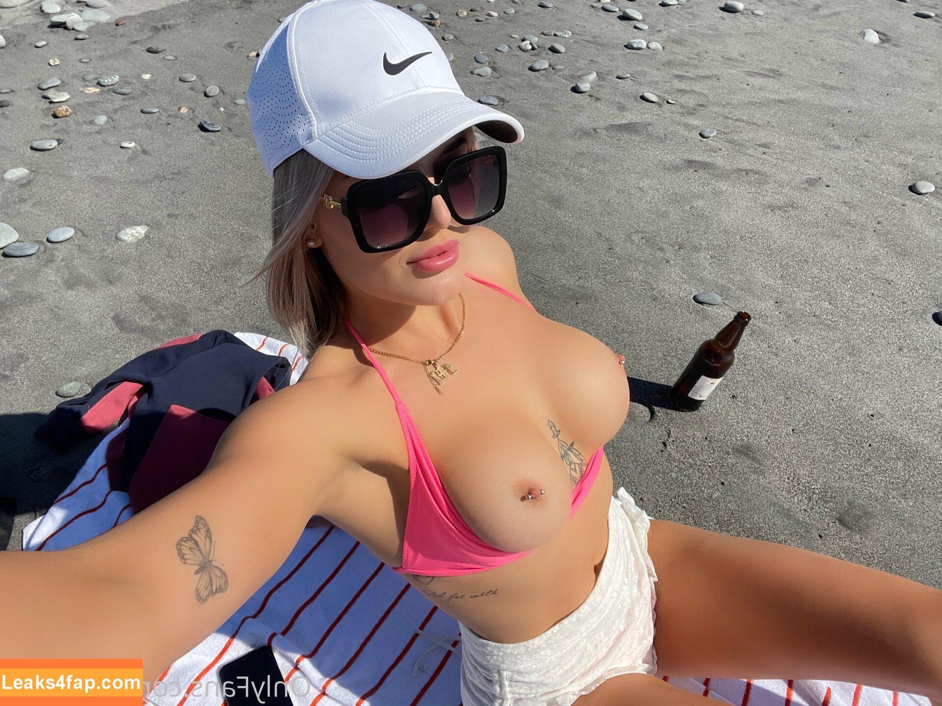 arianaus /  слитое фото фото #0007