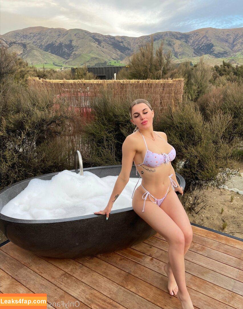 arianaus /  слитое фото фото #0122