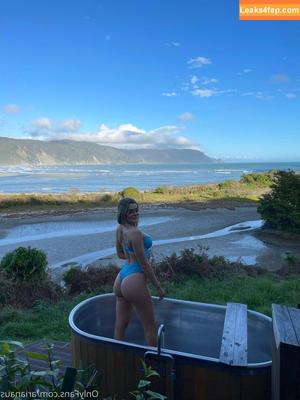 arianaus photo #0232