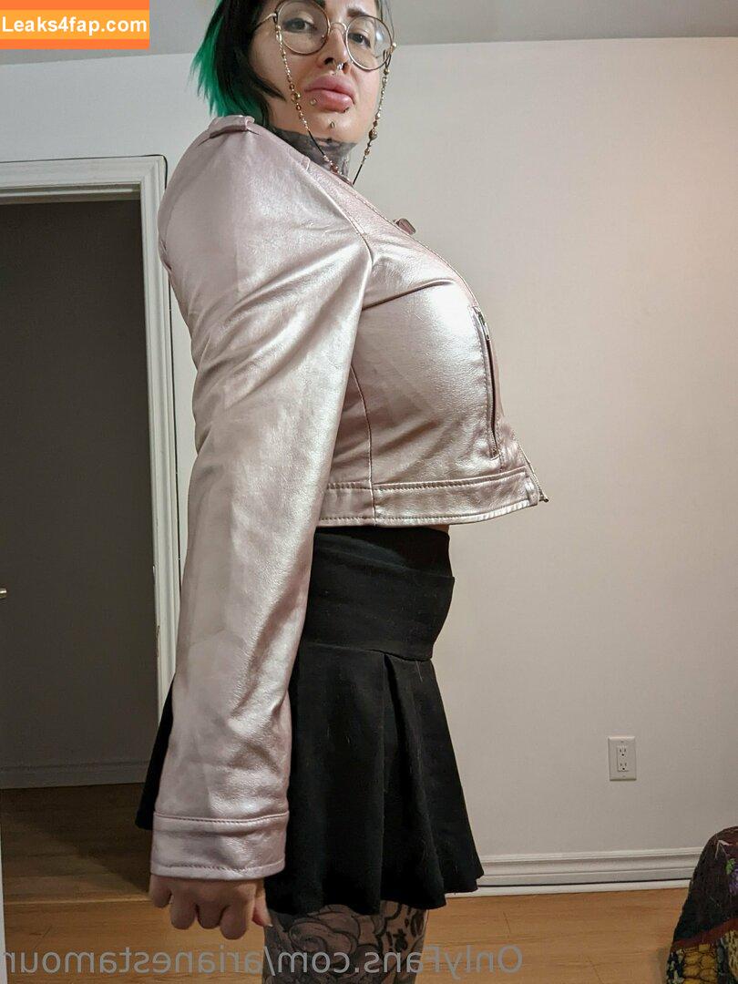 Ariane Saint Amour / ariane_st.amour слитое фото фото #0847