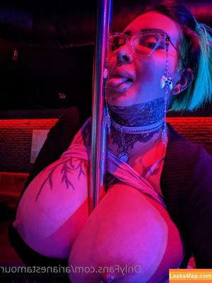 Ariane Saint Amour photo #0810