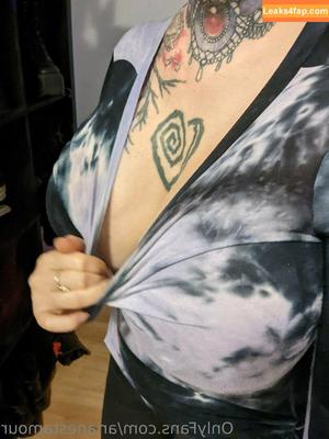 Ariane Saint Amour photo #1022