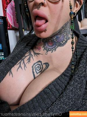 Ariane Saint Amour photo #1260