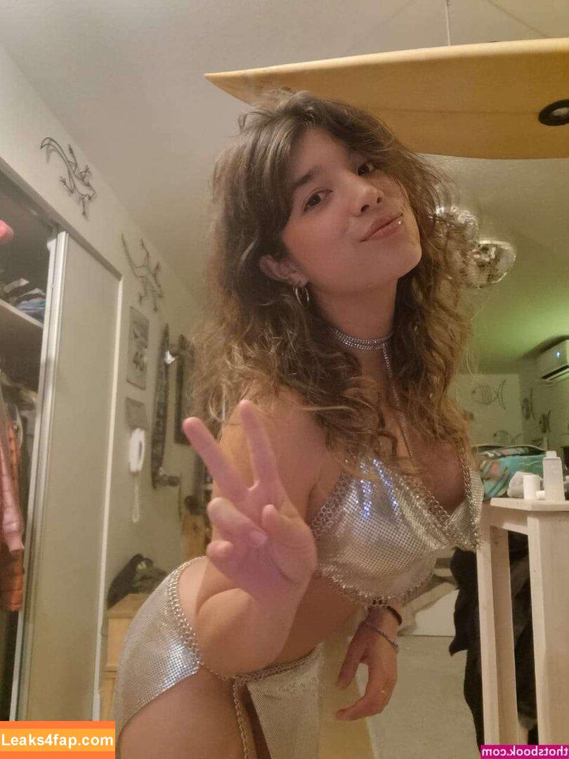 Ariannelychee /  leaked photo photo #0005