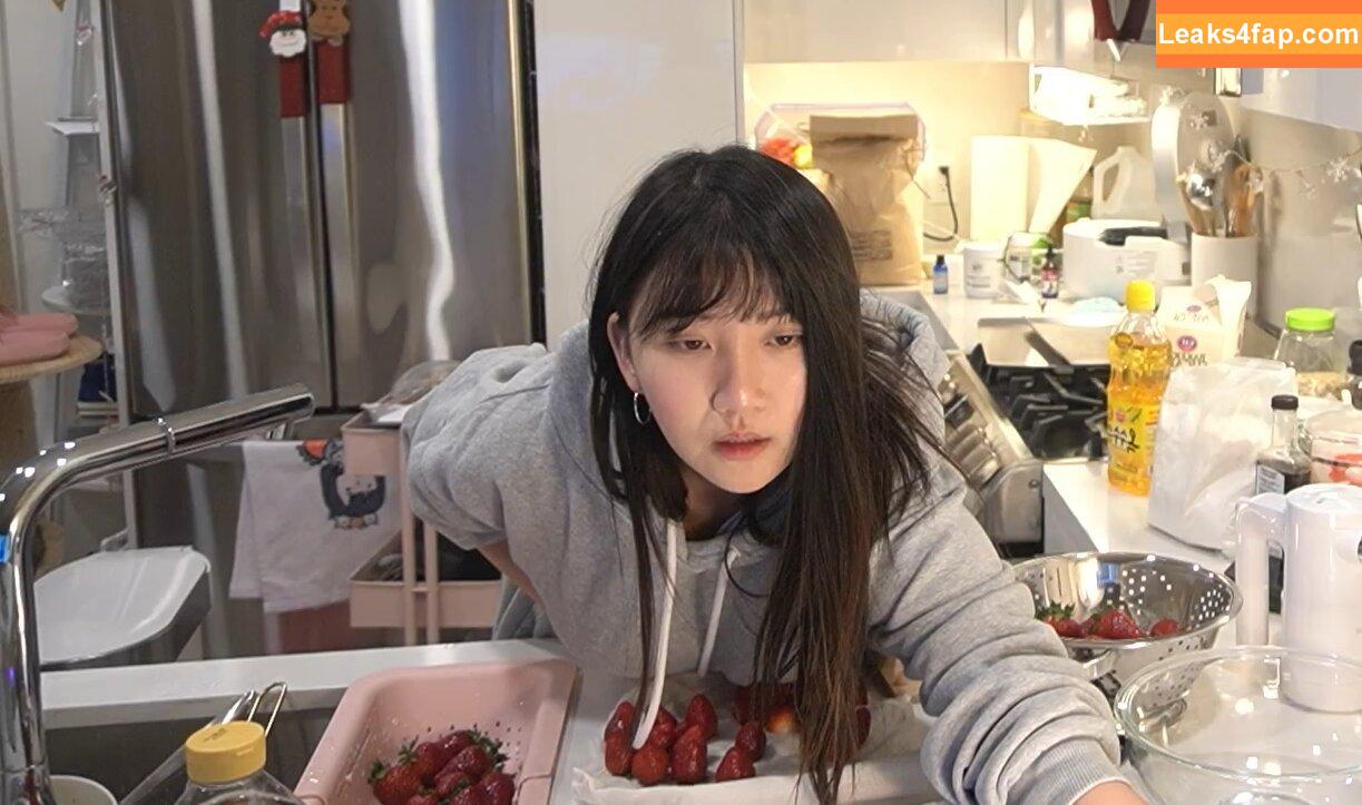 AriaSaki / https: / simplyjustaria leaked photo photo #0742