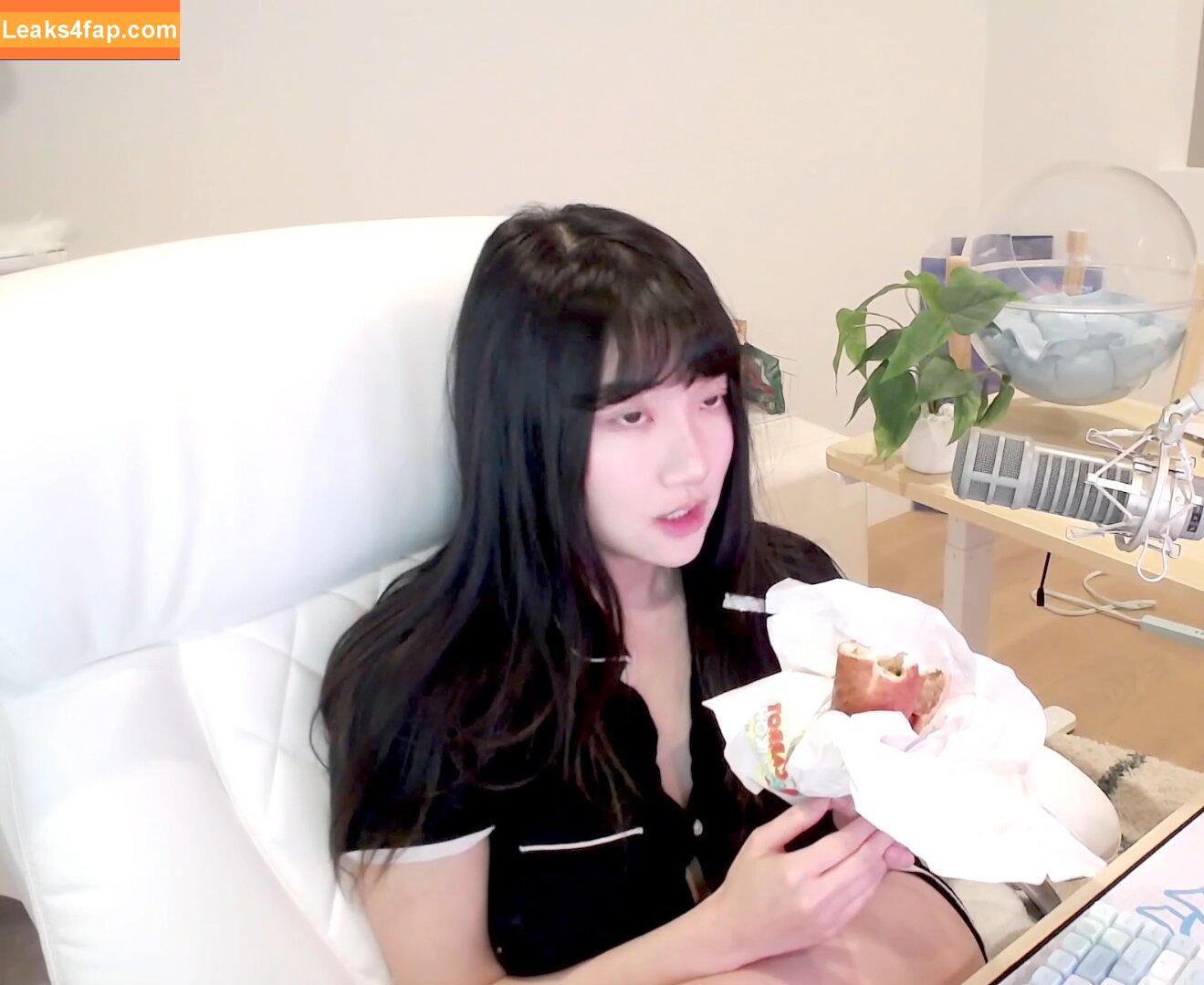 AriaSaki / https: / simplyjustaria leaked photo photo #0847