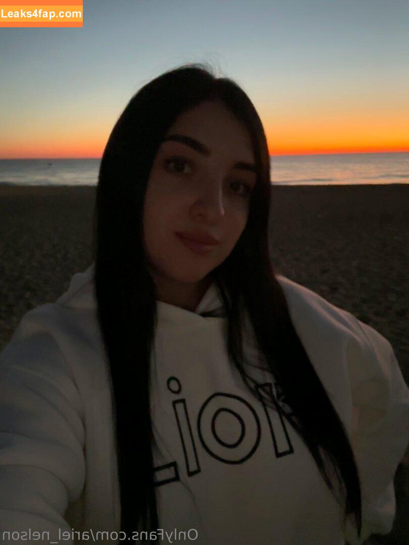 ariel_nelson /  leaked photo photo #0042