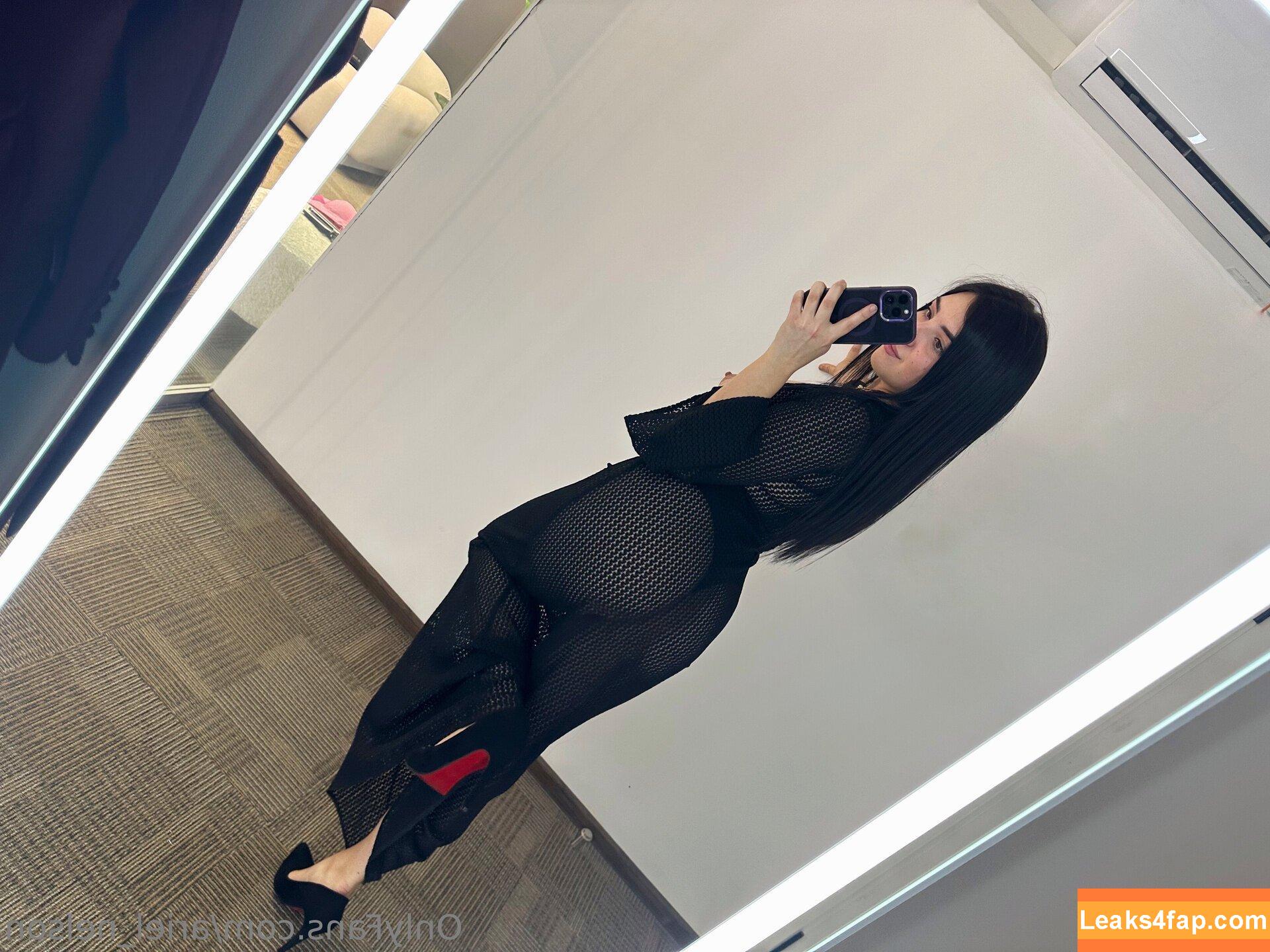 ariel_nelson /  leaked photo photo #0046