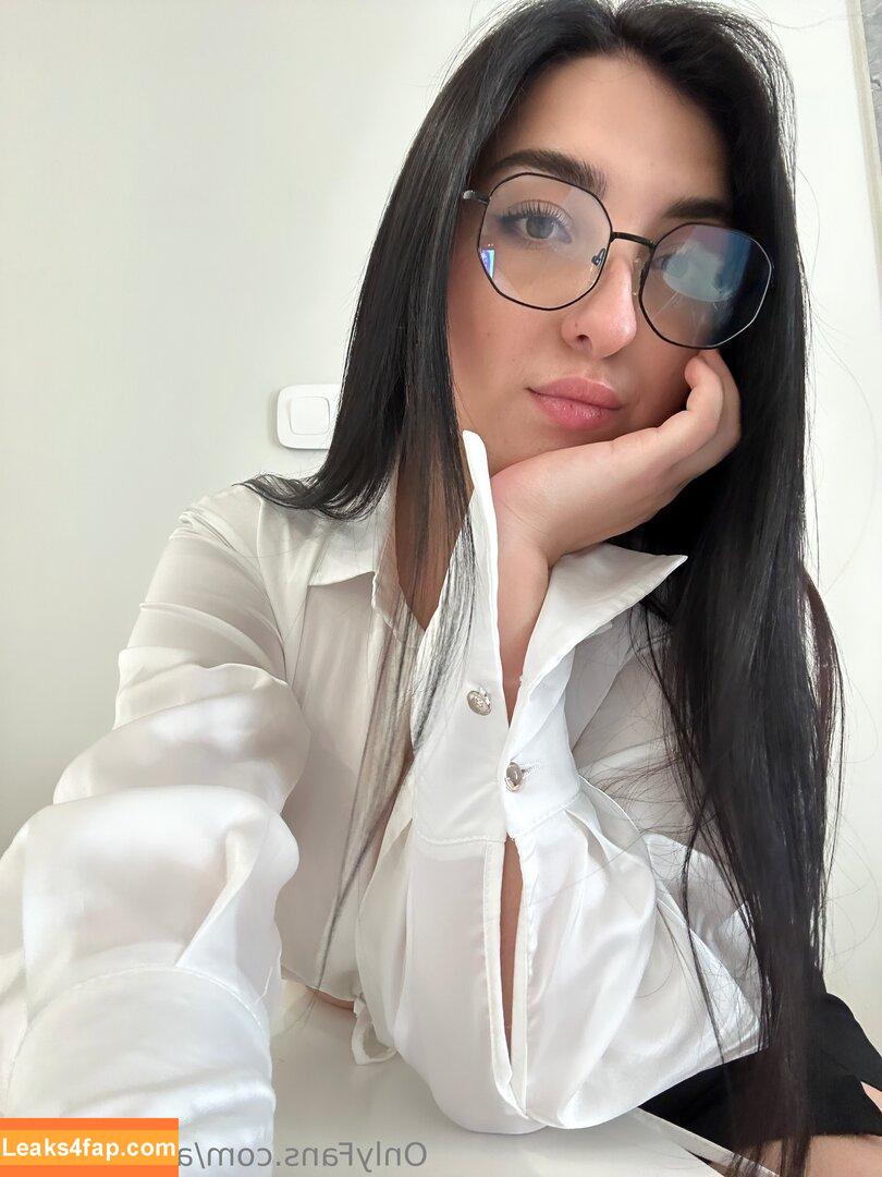 ariel_nelson /  leaked photo photo #0053