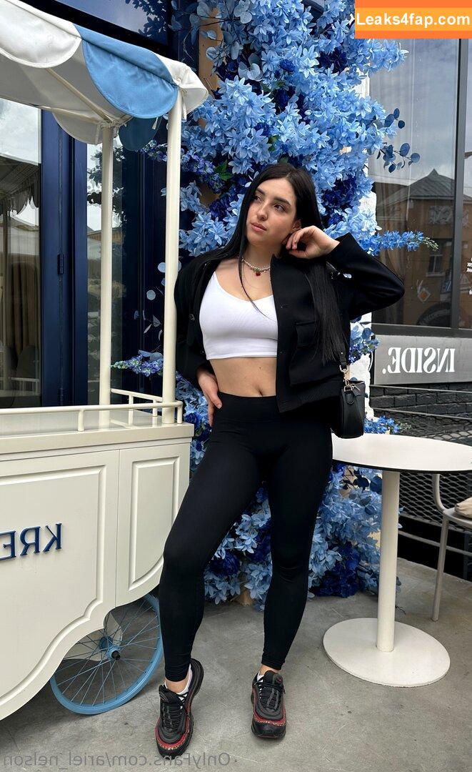 ariel_nelson /  leaked photo photo #0057