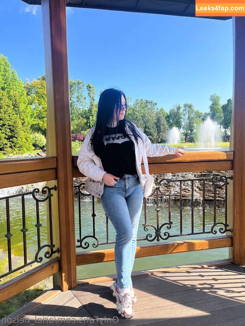 ariel_nelson /  leaked photo photo #0058