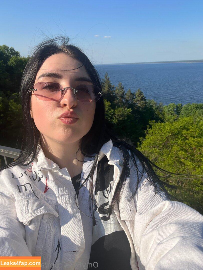 ariel_nelson /  leaked photo photo #0059