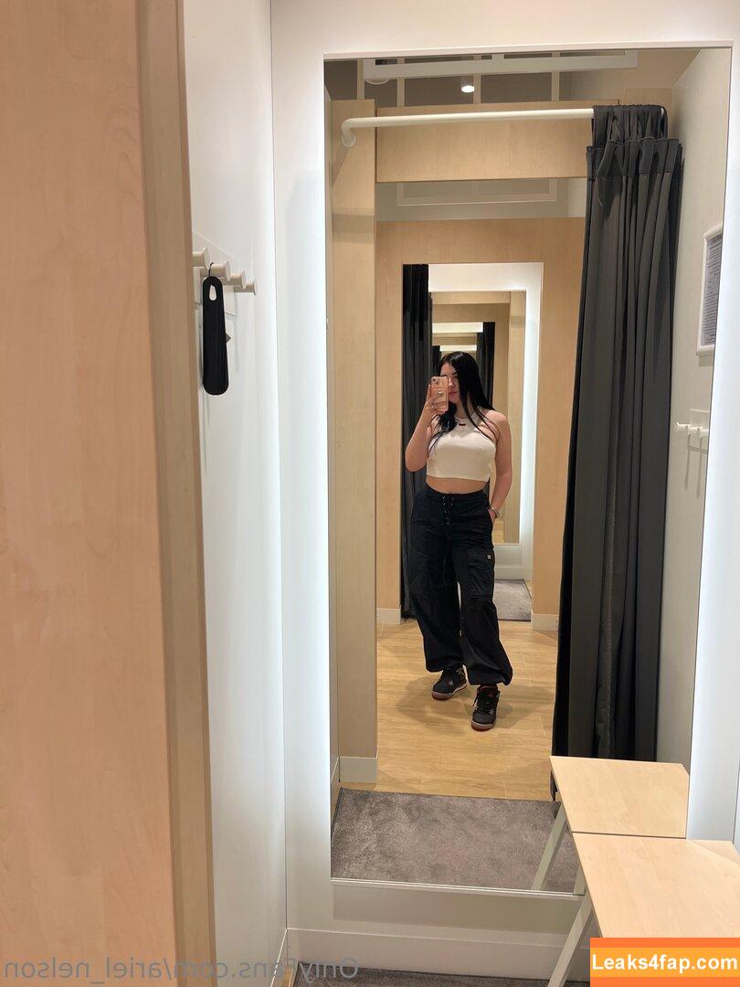 ariel_nelson /  leaked photo photo #0064