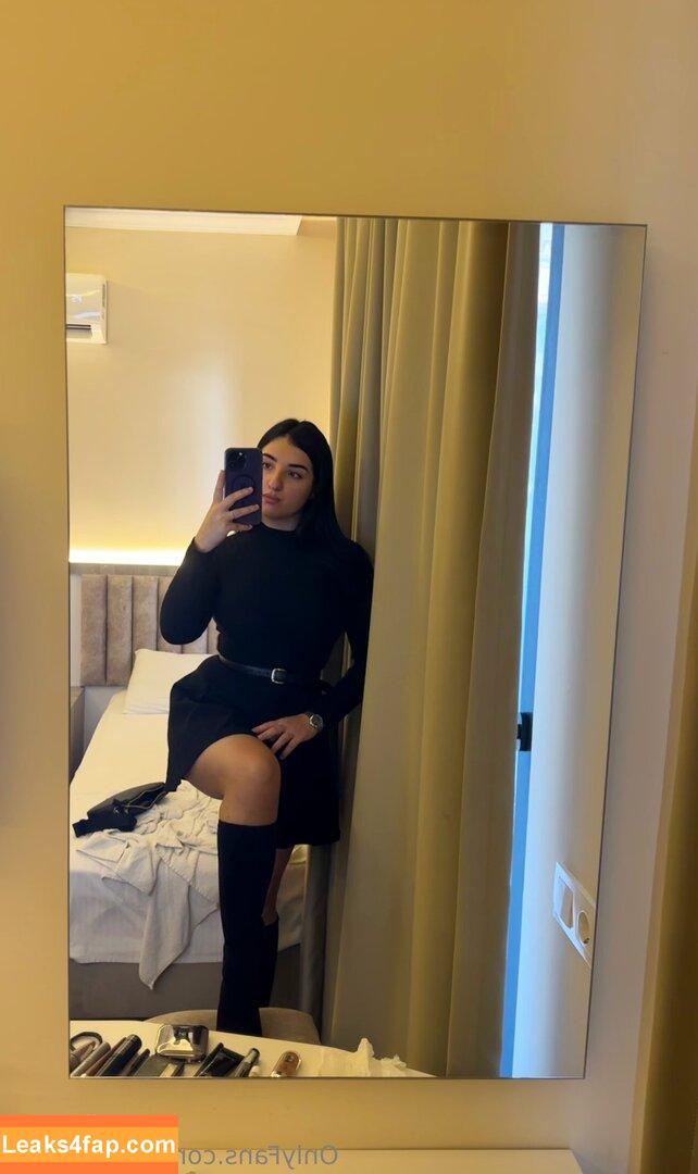 ariel_nelson /  leaked photo photo #0070