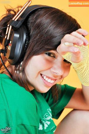 Ariel Rebel photo #0947